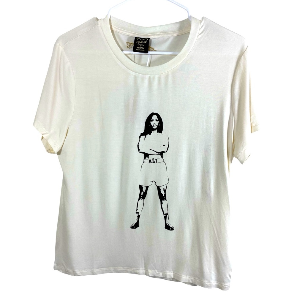 Laila Ali Women’s M Cream Graphic Tee Empowerment Boxer Power Stance